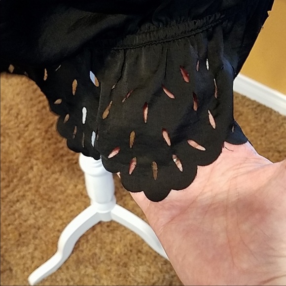 New York and Company Black Scalloped & Punched Tunic Top, Size XL - Picture 3 of 6